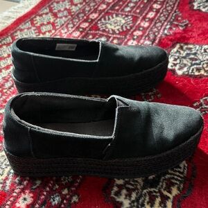 Black Platform / Flatform Slip-On Espadrilles from Tom’s